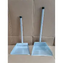 Ky hốt rác trung 28*77cm Nhôm kẽm